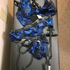 Bra and garter belt set